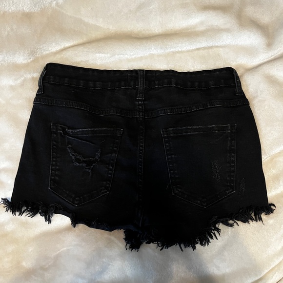 Black distressed denim shorts, size 28 - Picture 2 of 3